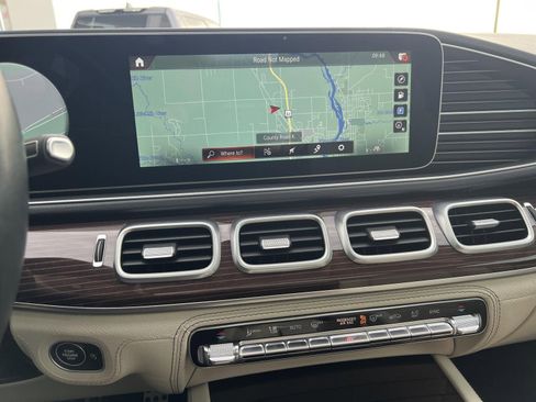 Used 2021 Mercedes-Benz GLS 580 4MATIC image 5