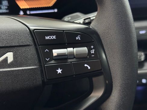 Used 2025 Kia K4 LXS image 22