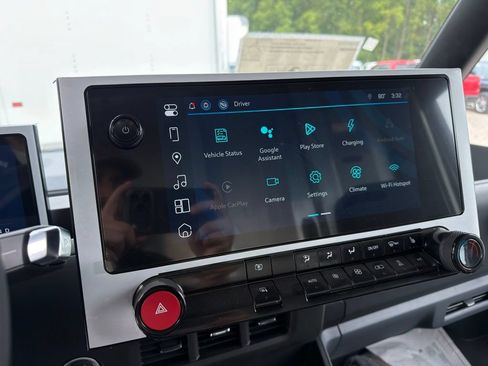 Used 2024 Chevrolet Brightdrop 400 w/ Commercial Equipment Package AWD/4WD image 14