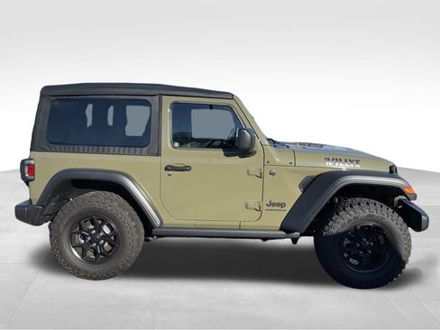 Used 2025 Jeep Wrangler Sport image 7