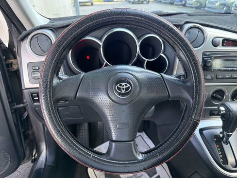Used 2005 Toyota Matrix XR FWD image 14