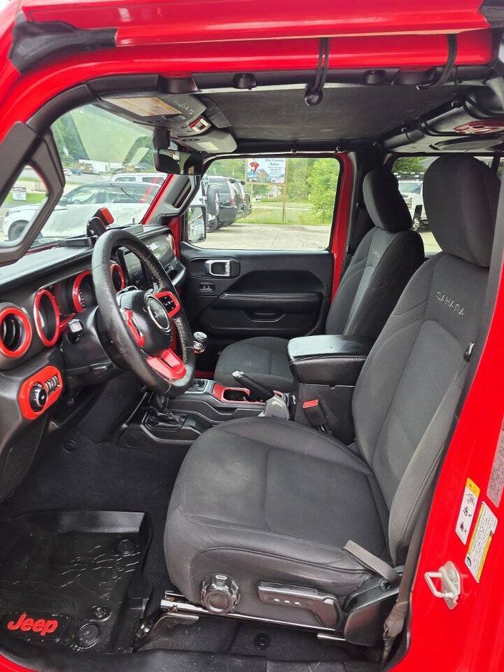 Used 2018 Jeep Wrangler Unlimited Sahara AWD/4WD image 12