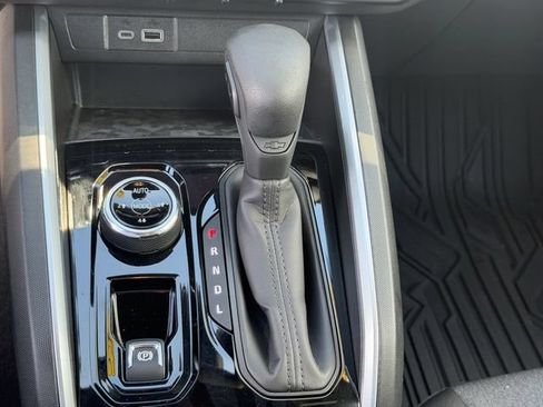 Used 2024 Chevrolet Colorado Trail Boss w/ Advanced Trailering Package AWD/4WD image 26