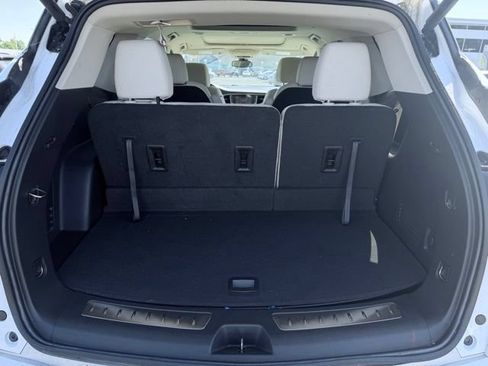 Used 2023 Buick Enclave Essence w/ Experience Buick Package AWD/4WD image 12