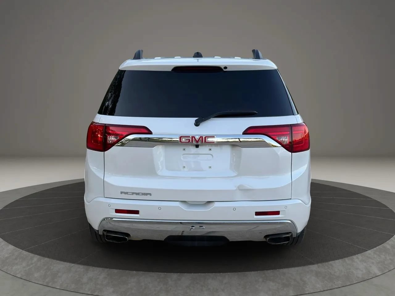 Used 2019 GMC Acadia Denali w/ Technology Package FWD image 5