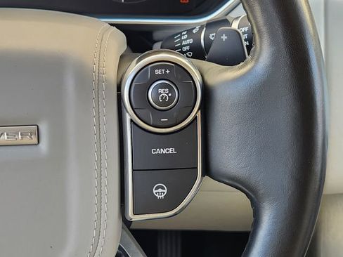 Used 2017 Land Rover Range Rover HSE image 28