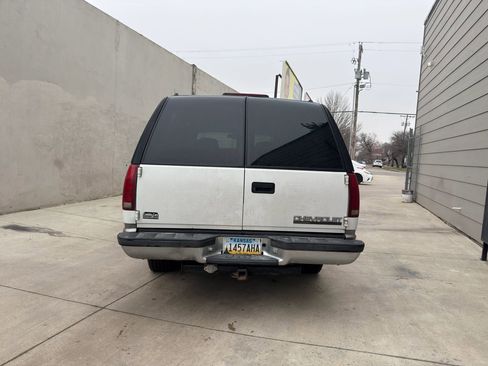 Used 1999 Chevrolet Suburban 4WD w/ Preferred Equipment Group 3 image 6