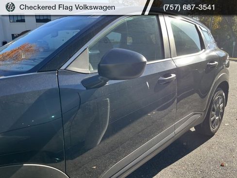 Used 2025 Nissan Kicks S image 11