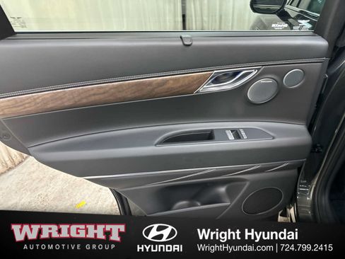 Used 2025 Genesis GV80 2.5T Prestige AWD/4WD image 12