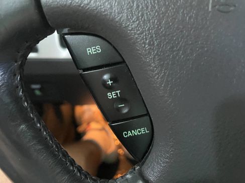 Used 2002 Ford Thunderbird Deluxe image 25