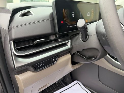 New 2026 Kia Carnival LX FWD image 29