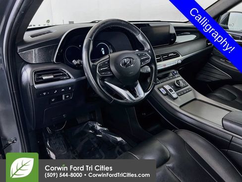 Used 2022 Hyundai Palisade Calligraphy w/ Winter Package AWD/4WD image 3
