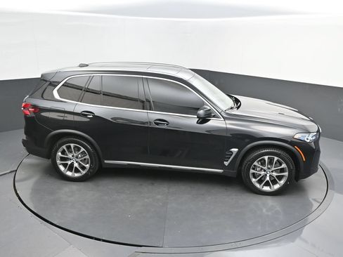 Certified 2025 BMW X5 sDrive40i w/ Climate Comfort Package RWD image 39