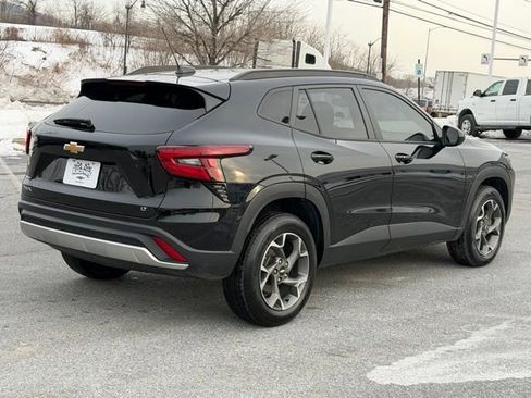 Certified 2024 Chevrolet Trax LT w/ Driver Confidence Package image 14