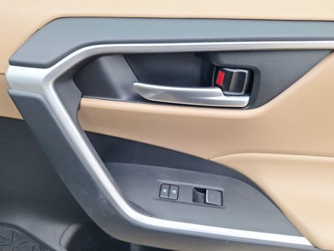 Used 2024 Toyota RAV4 XLE Premium image 37