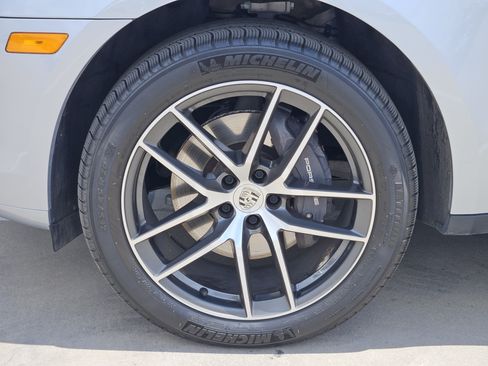 Certified 2026 Porsche Macan AWD/4WD image 14