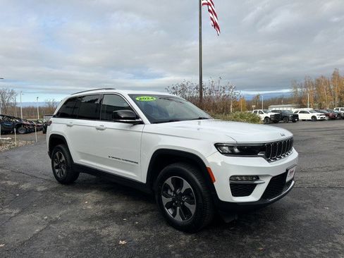 Used 2024 Jeep Grand Cherokee Limited 4xe image 8
