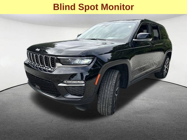 Used 2024 Jeep Grand Cherokee Limited AWD/4WD image 5