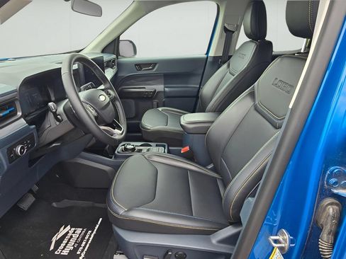 Used 2025 Ford Maverick Lobo AWD/4WD image 28