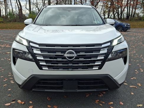 Certified 2025 Nissan Rogue SV image 3