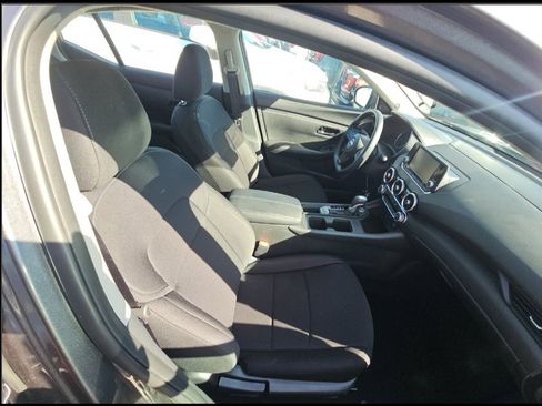 Used 2025 Nissan Sentra S image 23