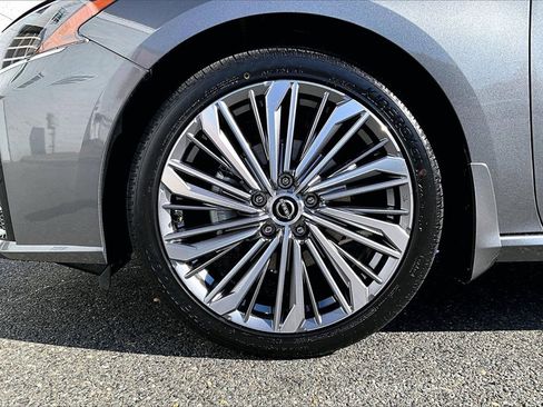 New 2025 Nissan Altima 2.5 SL image 12