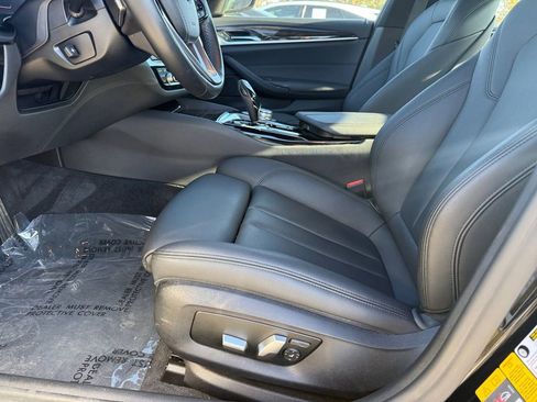 Used 2020 BMW 530e image 12