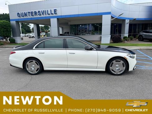 Used 2022 Mercedes-Benz S 500 4MATIC w/ AMG Line Package image 4