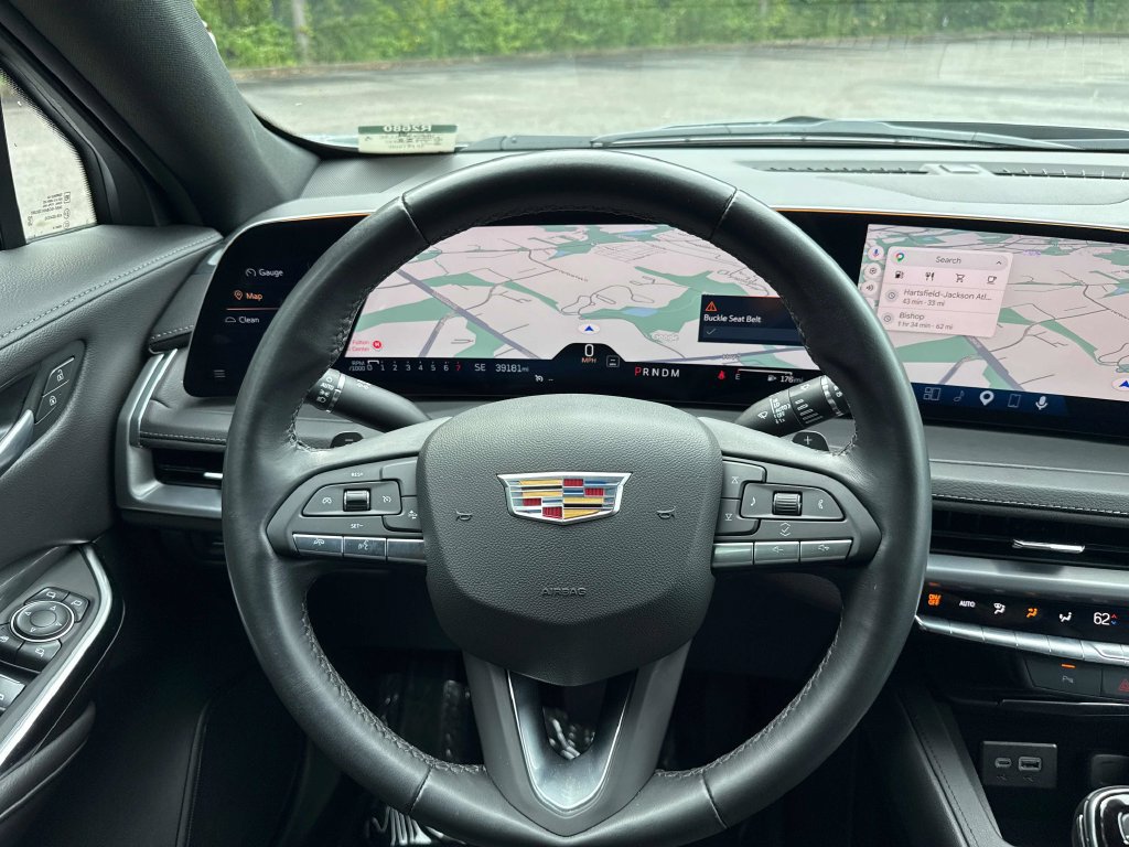 Used 2025 Cadillac XT4 Premium Luxury FWD image 17