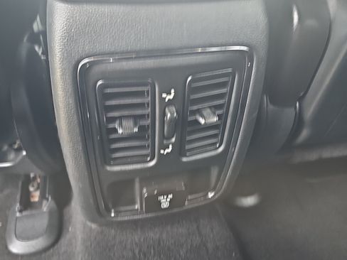 Used 2020 Jeep Grand Cherokee Altitude AWD/4WD image 17