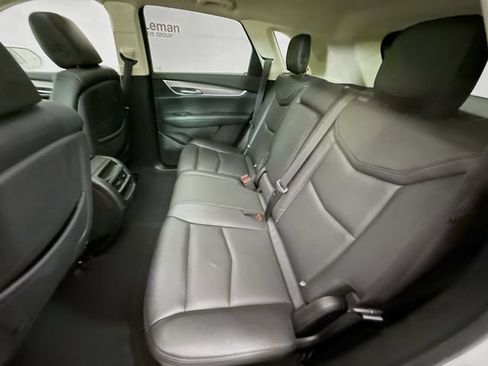 Used 2018 Cadillac XT5 Luxury w/ Driver Awareness Package FWD image 26