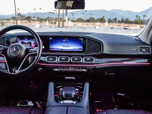 Used 2024 Mercedes-Benz GLS 450 4MATIC image 14