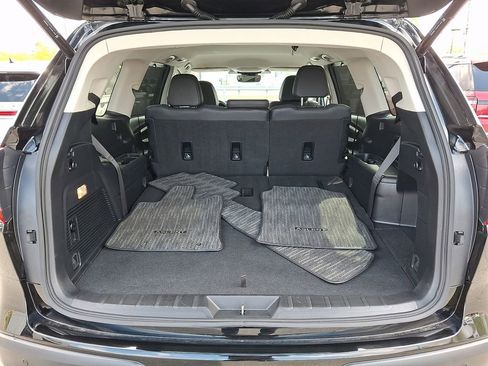 Used 2023 Subaru Ascent Limited AWD/4WD image 29