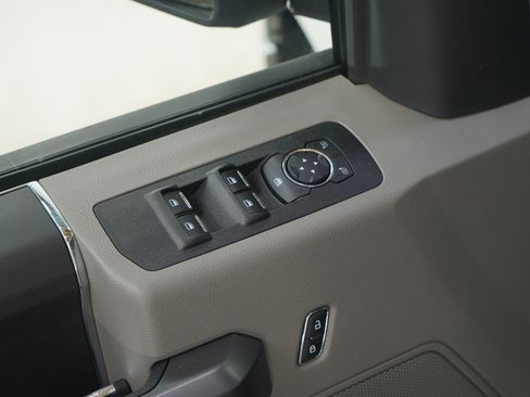 Used 2019 Ford F150 XLT w/ Trailer Tow Package image 24