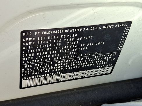 Used 2025 Volkswagen Tiguan SE w/ Panoramic Sunroof Package AWD/4WD image 27