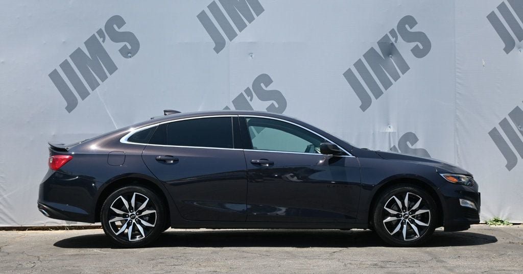 Used 2025 Chevrolet Malibu RS FWD image 4