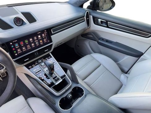 Used 2022 Porsche Cayenne GTS image 18