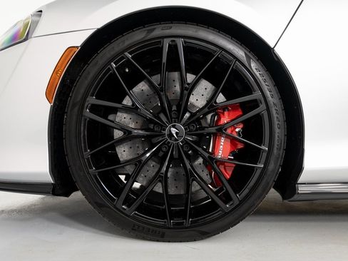 Used 2023 McLaren GT image 9