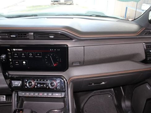 Used 2022 GMC Sierra 1500 AT4 w/ AT4 Premium Package AWD/4WD image 25