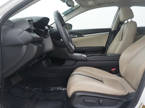 Used 2016 Honda Civic Touring image 18