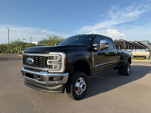 Used 2023 Ford F350 Lariat w/ Lariat Ultimate Package AWD/4WD image 2