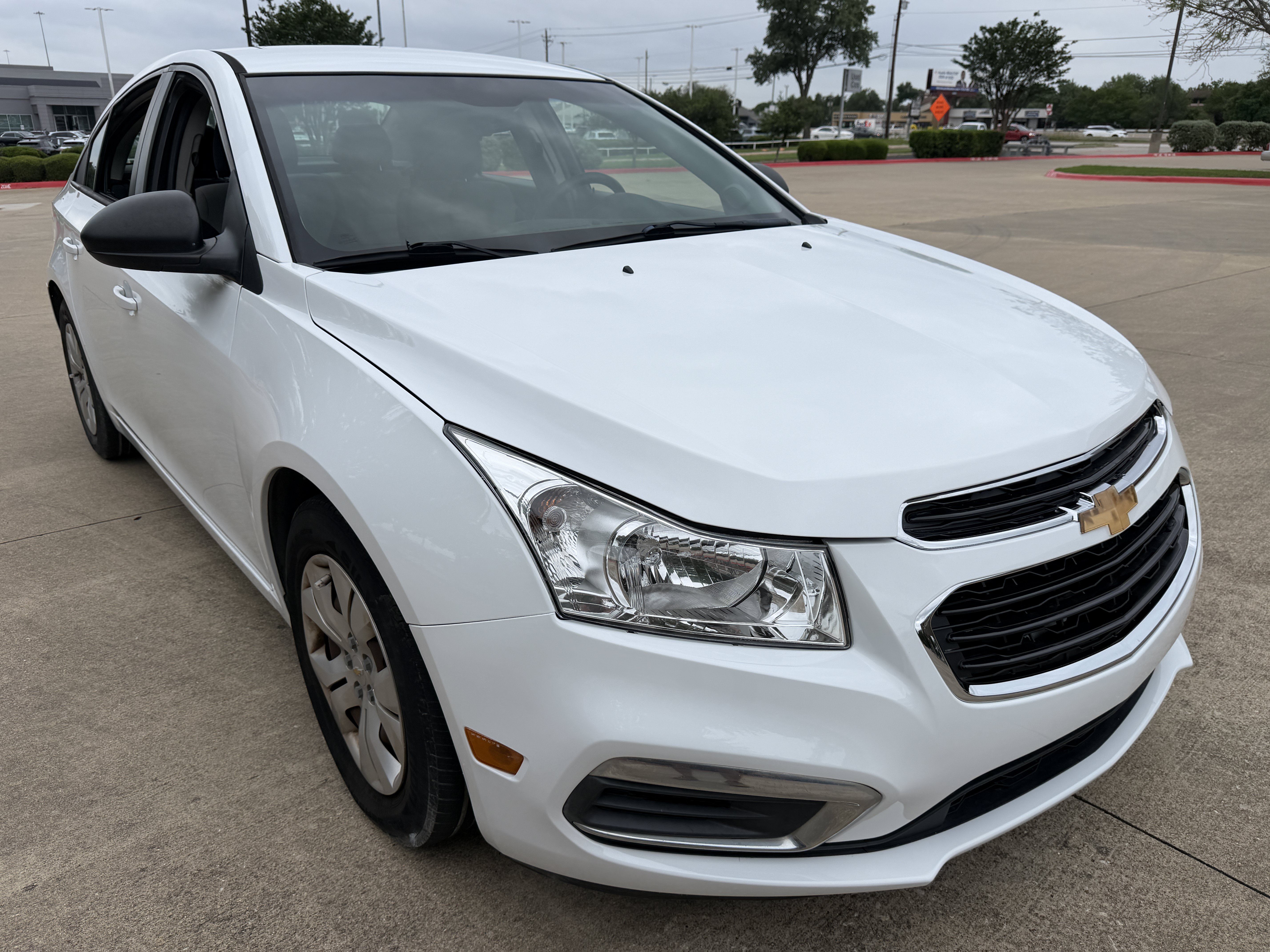 Used 2016 Chevrolet Cruze LS FWD image 1