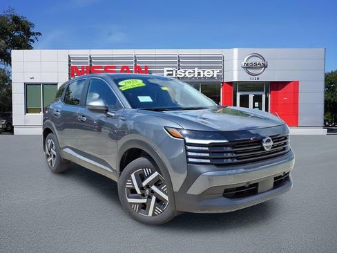 Certified 2025 Nissan Kicks SV image 1