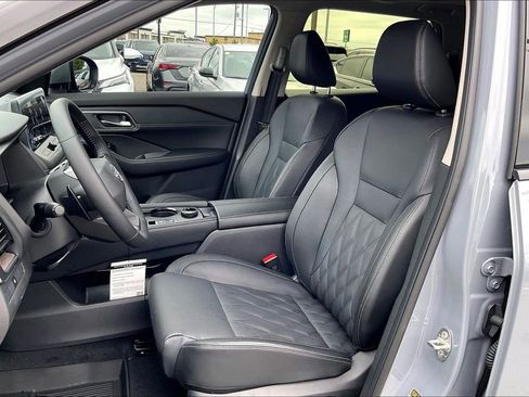Used 2025 Nissan Rogue Platinum AWD/4WD image 36