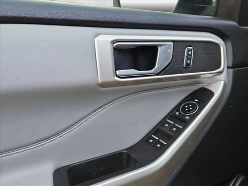 Used 2023 Ford Explorer XLT w/ Equipment Group 202A RWD image 19