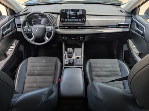 Used 2024 Mitsubishi Outlander SE FWD image 10