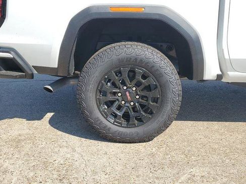 New 2026 GMC Canyon Elevation w/ Convenience Package RWD image 7