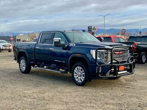 Used 2023 GMC Sierra 3500 Denali w/ Denali Ultimate Package image 7