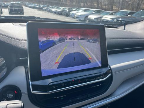 Used 2025 Jeep Compass Limited image 20