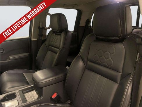 Used 2024 Nissan Frontier SL w/ Technology Package AWD/4WD image 30